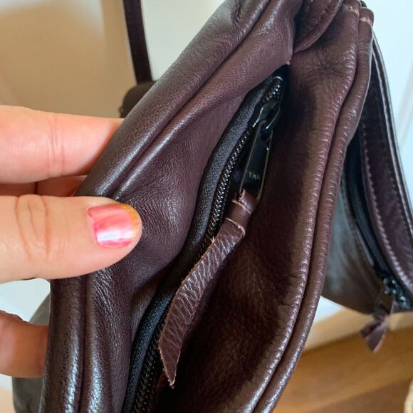 Dark Brown Leather Crossbody Bag Purse Multiple Compartments Perfect for Travel - Picture 3 of 9